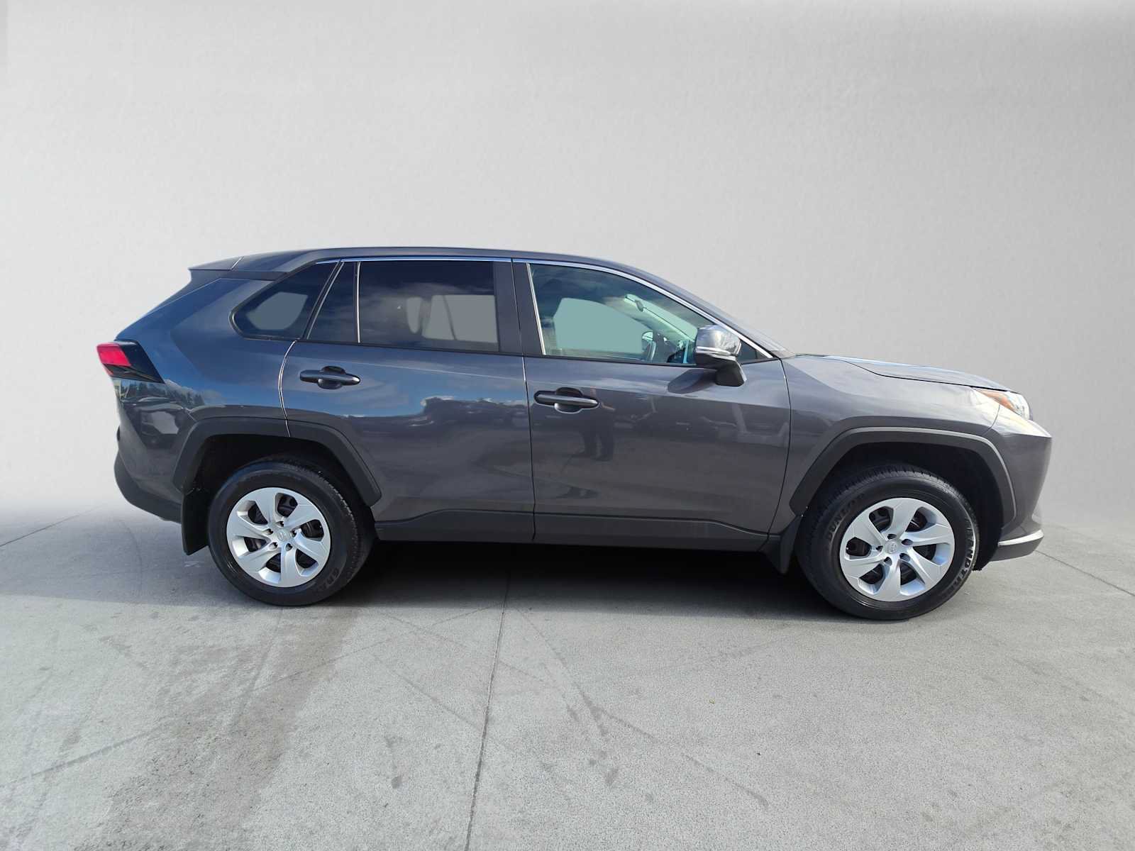Used 2024 Toyota RAV4 LE AWD/4WD image 2