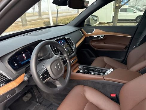 Used 2024 Volvo XC90 B6 Plus w/ Protection Package image 17