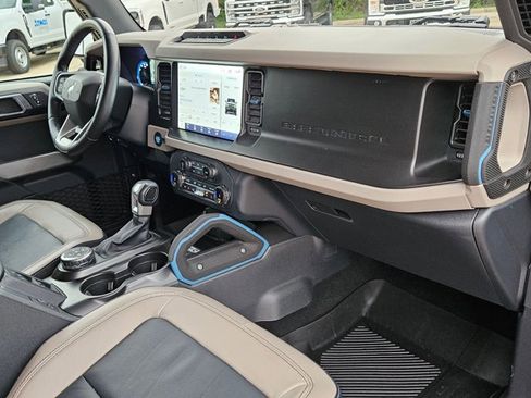 Used 2022 Ford Bronco Wildtrak image 22