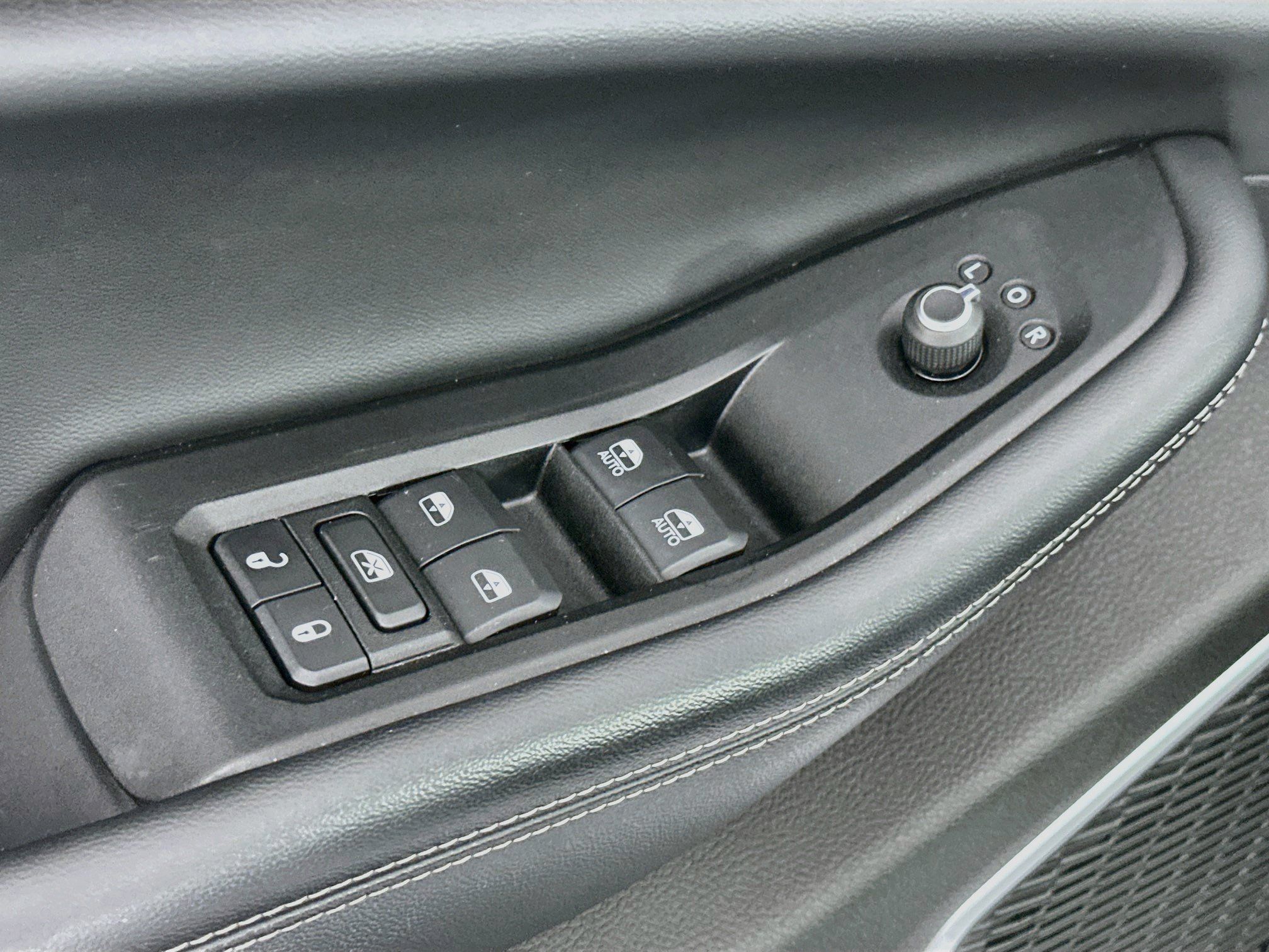 Used 2022 Jeep Grand Cherokee L Limited RWD image 15
