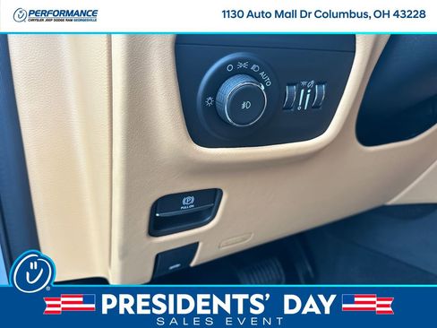 New 2025 Jeep Grand Cherokee Summit image 16