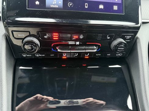 Used 2024 Jeep Grand Cherokee Altitude image 27