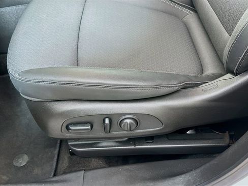 Certified 2022 Buick Encore GX Select w/ Sport Touring Package image 19