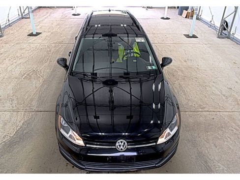 Used 2017 Volkswagen Golf S AWD/4WD image 2