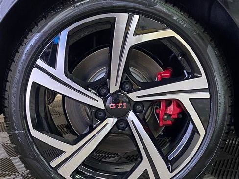 New 2026 Volkswagen GTI SE image 9