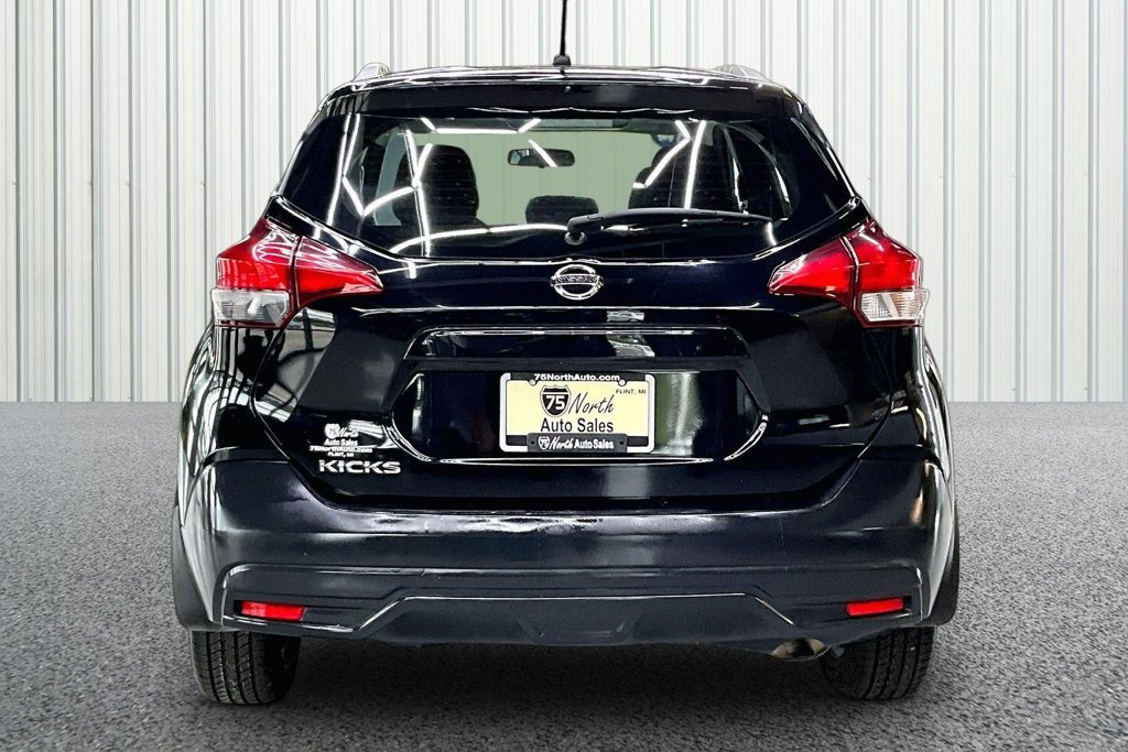 Used 2019 Nissan Kicks S FWD image 5