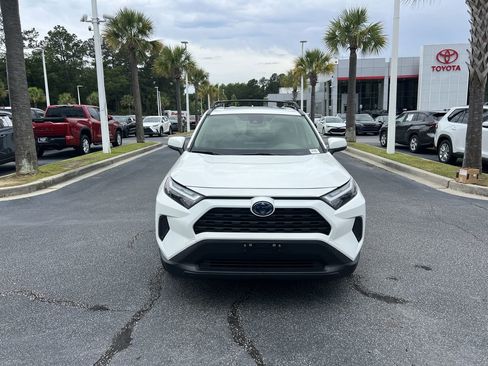 Used 2024 Toyota RAV4 XLE AWD/4WD image 3