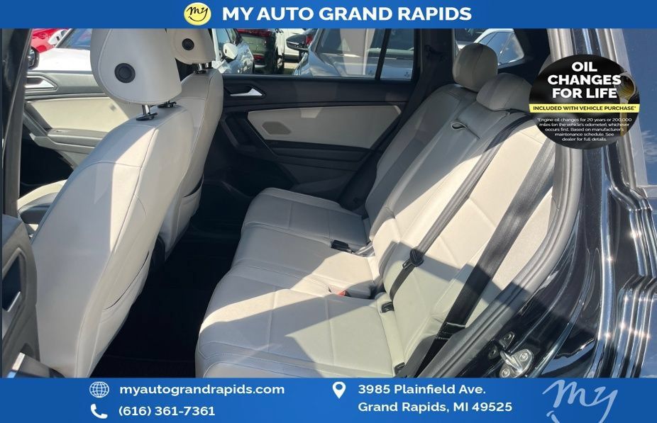 Used 2021 Volkswagen Tiguan SE R-Line AWD/4WD image 8