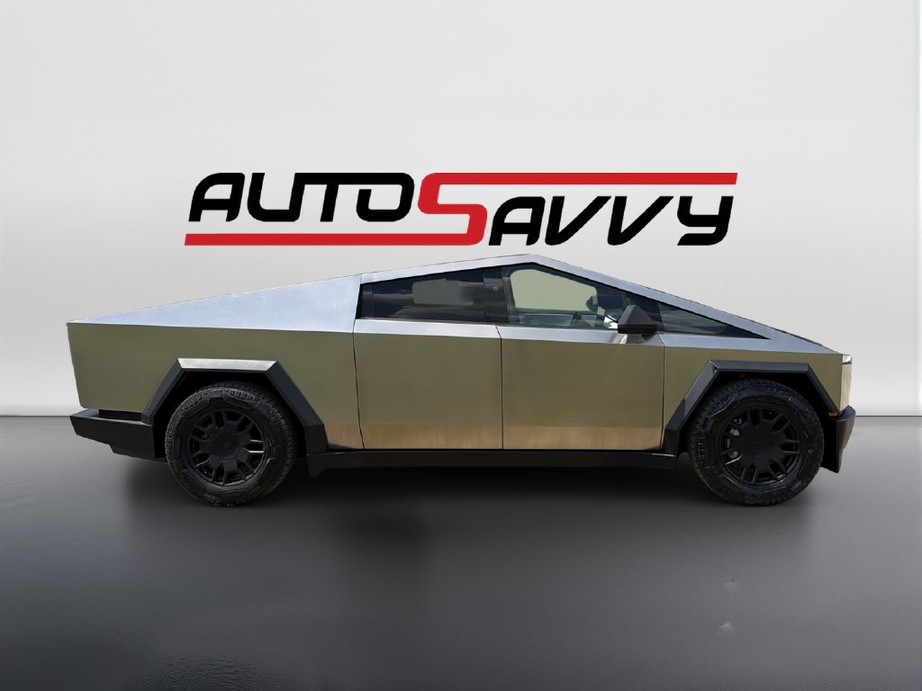 Used 2024 Tesla Cybertruck AWD Crew Cab image 4