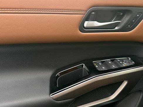 New 2025 Nissan Pathfinder Platinum w/ Cargo Package image 11