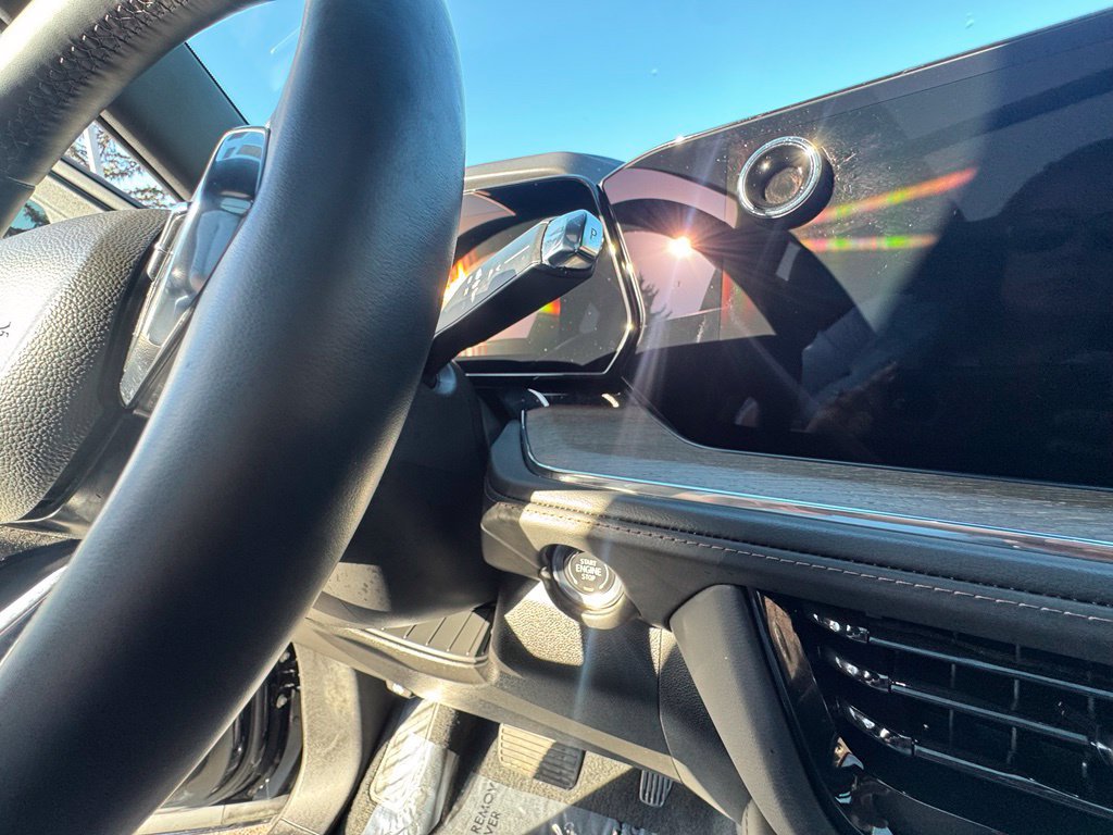 Used 2025 Chevrolet Suburban High Country AWD/4WD image 24