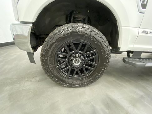 Used 2019 Ford F250 XLT w/ XLT Premium Package AWD/4WD image 21