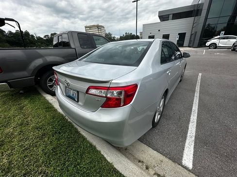 Used 2014 Toyota Camry SE FWD image 4