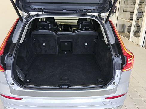 Certified 2022 Volvo XC60 B6 Inscription w/ Climate Package image 12