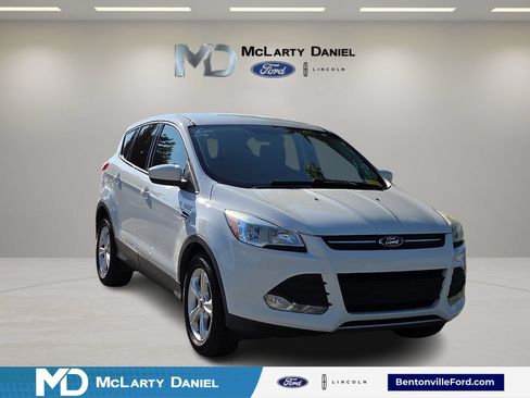 Used 2016 Ford Escape SE FWD image 1