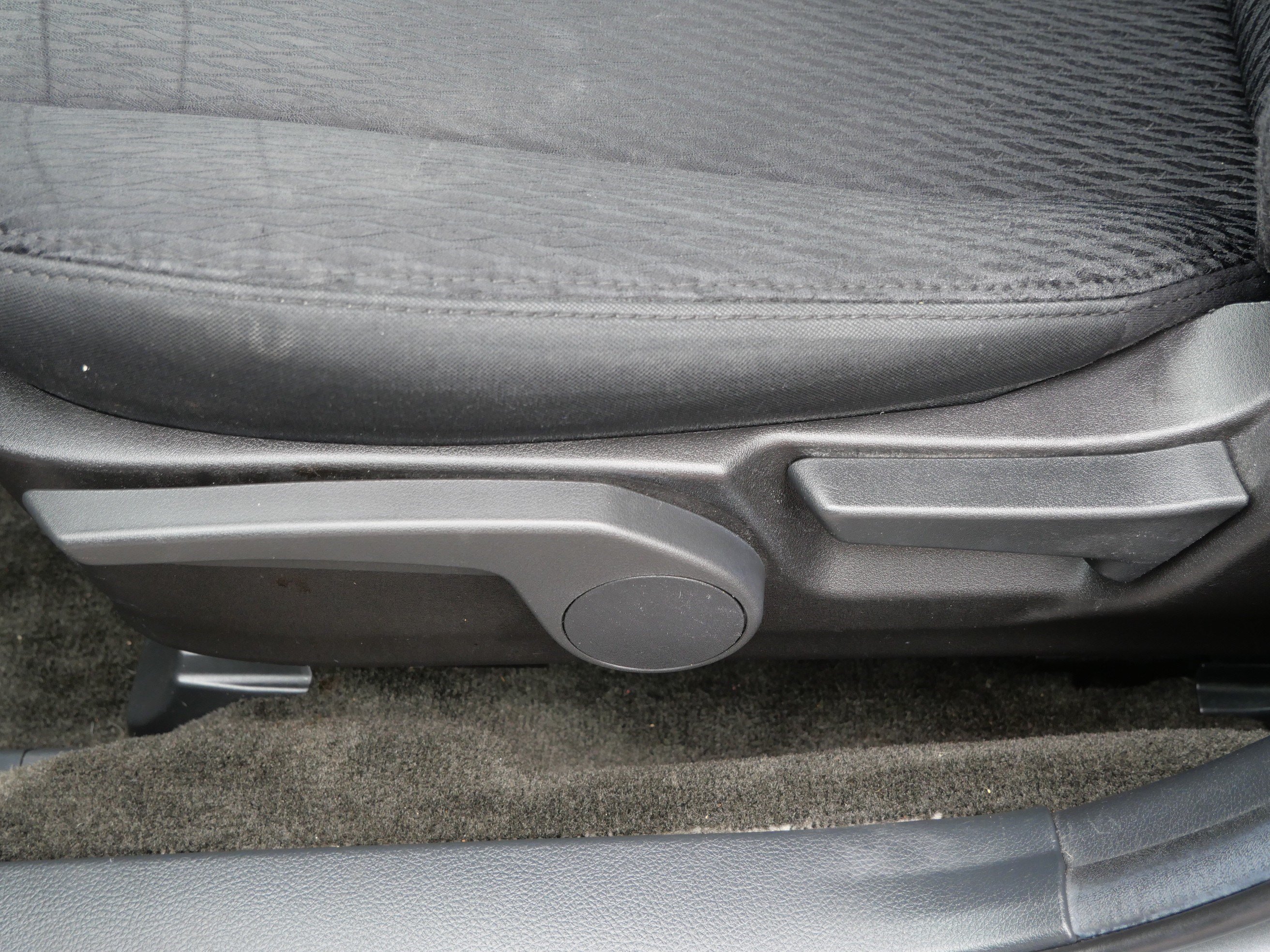 Used 2011 Subaru Legacy 2.5i AWD/4WD image 18