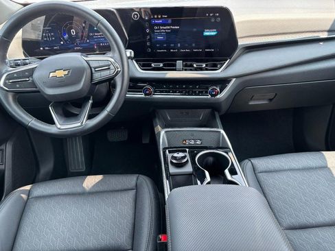 Used 2026 Chevrolet Equinox LT w/ Convenience Package II AWD/4WD image 13