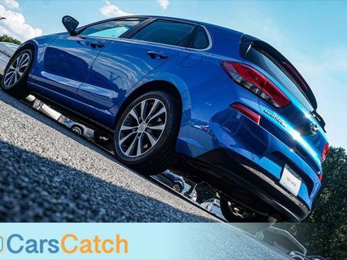 Used 2018 Hyundai Elantra GT image 5