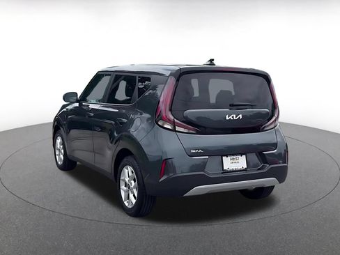 Used 2025 Kia Soul LX w/ LX Technology Package FWD image 10