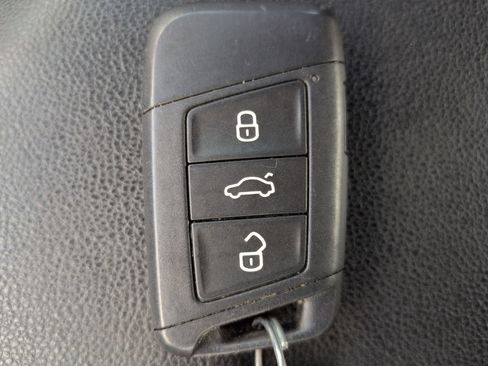Used 2019 Volkswagen Jetta GLI FWD image 29