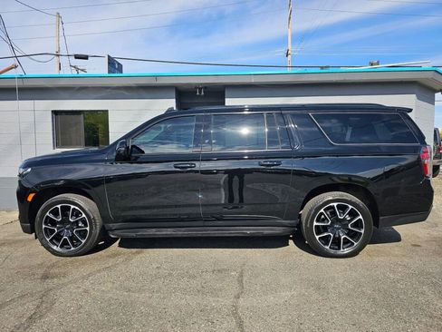 Used 2024 Chevrolet Suburban RST w/ Luxury Package image 2