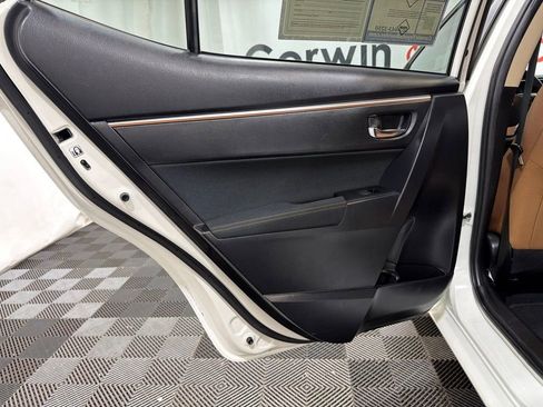 Used 2014 Toyota Corolla LE FWD image 18