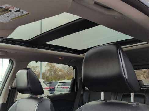 Used 2022 Nissan Rogue SV w/ SV Premium Package image 14