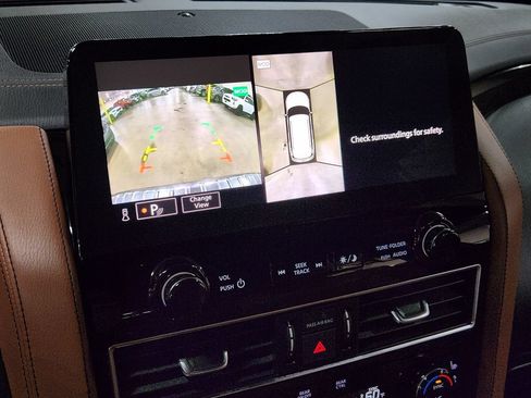 Used 2023 INFINITI QX80 Sensory w/ Cargo Package AWD/4WD image 39