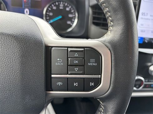 Used 2024 Ford Expedition XLT image 19