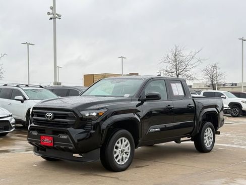 Used 2025 Toyota Tacoma SR5 image 7