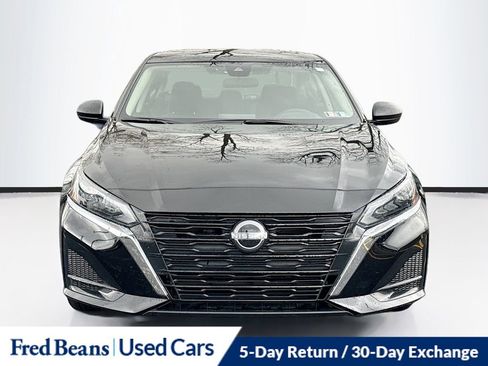 Used 2025 Nissan Altima 2.5 SV FWD image 2