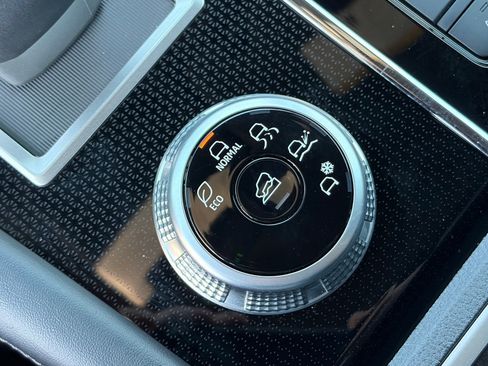 Used 2024 Mitsubishi Outlander FWD image 30