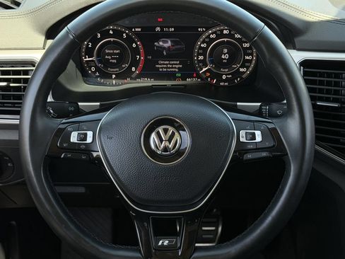 Used 2019 Volkswagen Atlas SEL R-Line FWD image 15