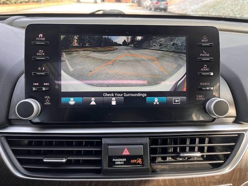 Used 2022 Honda Accord Touring image 18