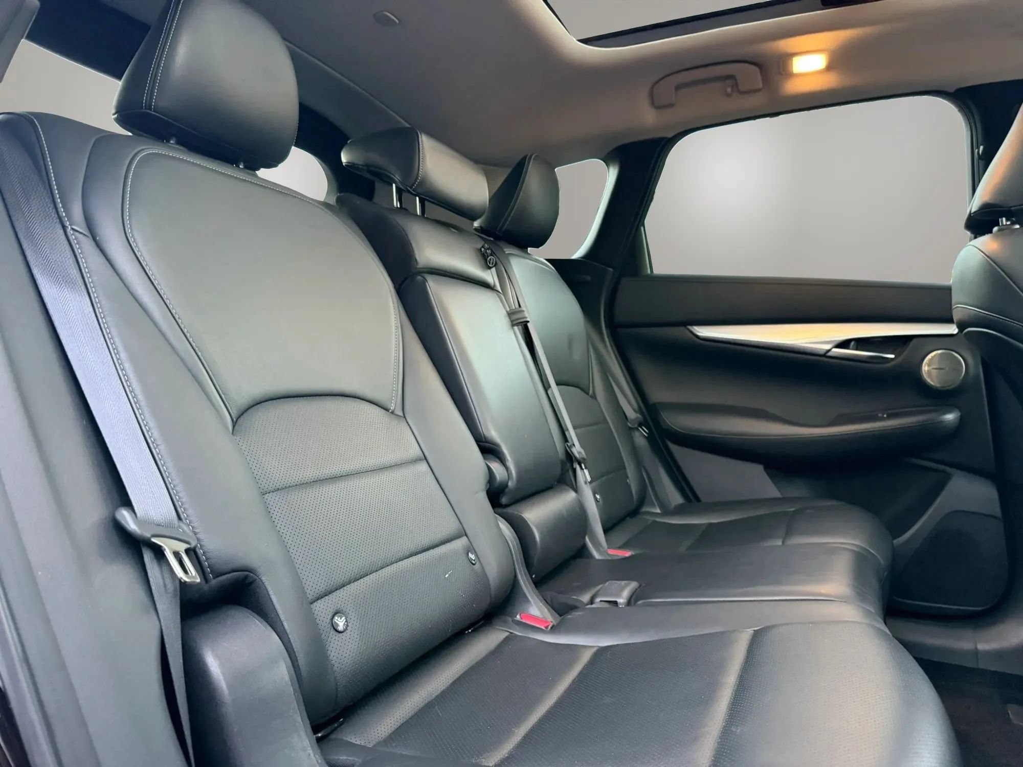 Used 2019 INFINITI QX50 Essential w/ Premium Heat Package AWD/4WD image 14