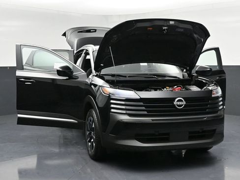 New 2026 Nissan Kicks SV AWD/4WD image 33