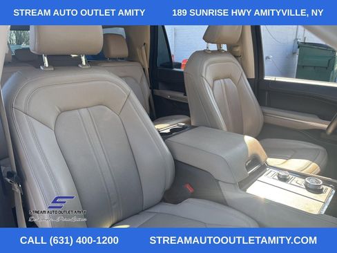 Used 2022 Ford Expedition Max Limited image 12