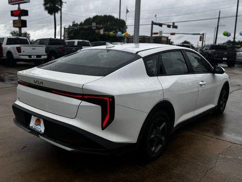 Used 2025 Kia K4 LXS image 6