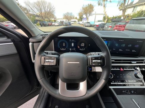 Used 2025 Hyundai Santa Fe SEL image 37