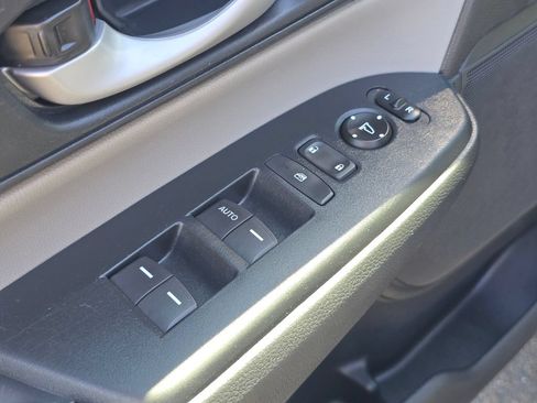 Used 2017 Honda CR-V LX image 23