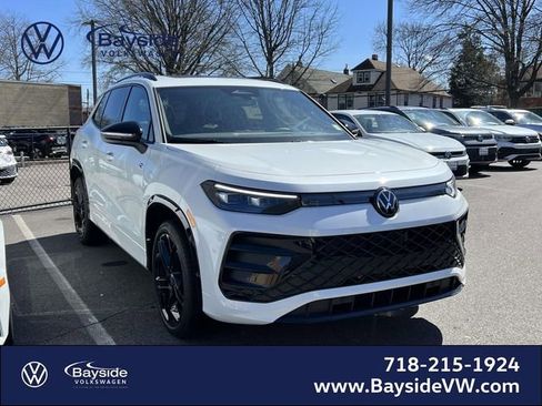 New 2026 Volkswagen Tiguan SE R-Line image 1