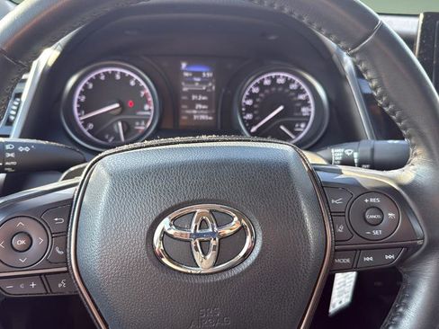 Used 2022 Toyota Camry SE image 18
