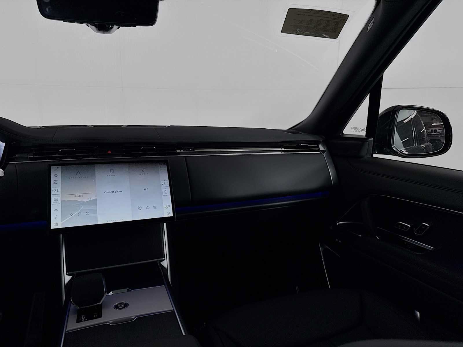 New 2026 Land Rover Range Rover Long Wheelbase SE AWD/4WD image 33