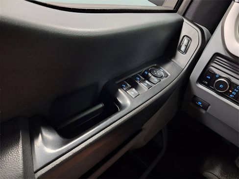 Used 2023 Ford F250 XL w/ XL Chrome Package image 17