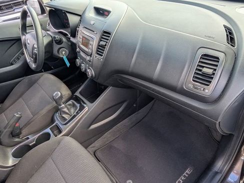 Used 2018 Kia Forte LX image 13