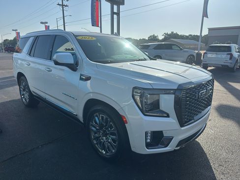 Used 2023 GMC Yukon Denali Ultimate image 3