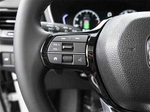 New 2025 Honda Pilot Touring image 13