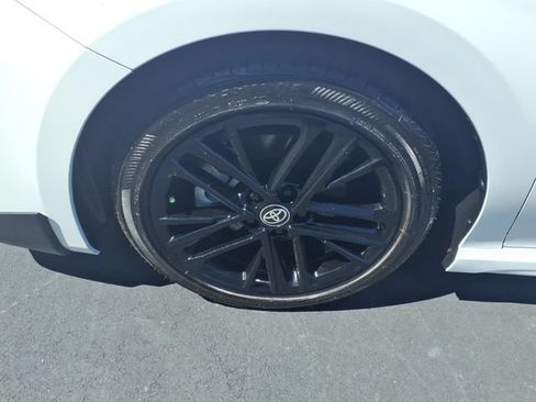 Used 2025 Toyota Camry SE w/ Convenience Package FWD image 4