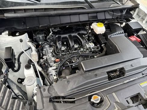 Used 2025 Nissan Pathfinder SL w/ SL Premium Package image 23