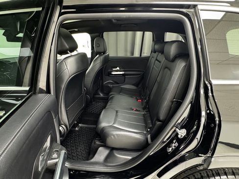 Used 2022 Mercedes-Benz GLB 250 GLB 250 w/ Premium Package Lite image 11